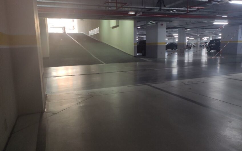 Garažno mesto u A Bloku, 12m2
