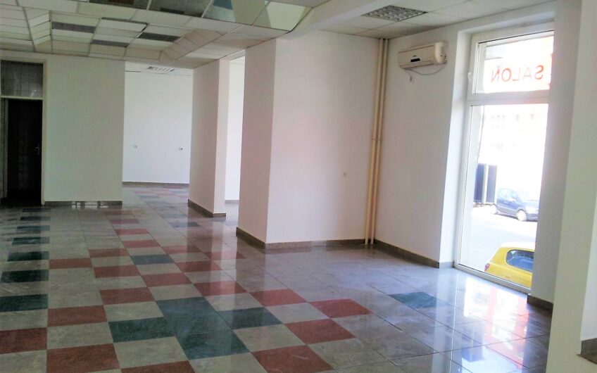 Poslovni prostor, 233m2, na dva nivoa