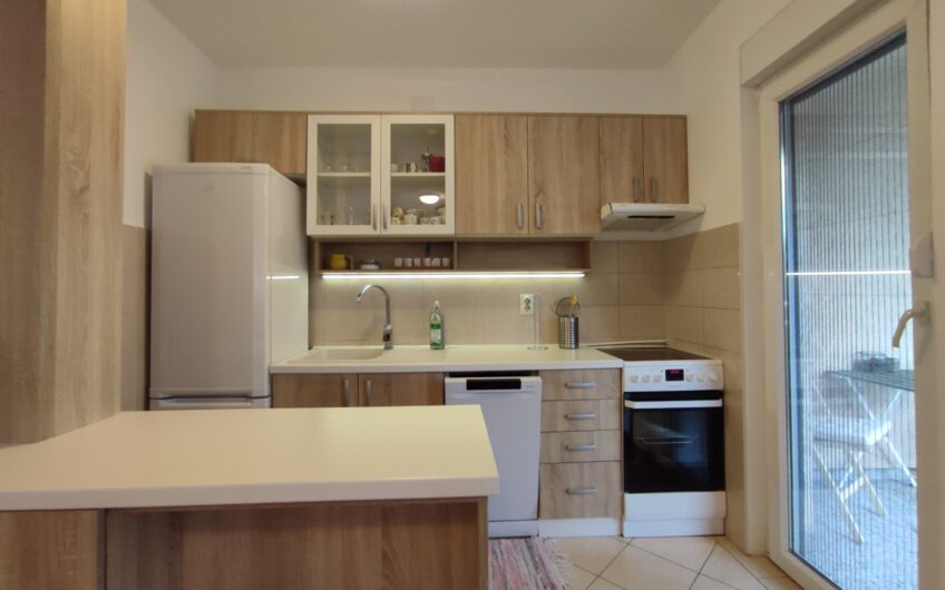 Zemun, ul. Grmečka, 79m2, 3.0, nov