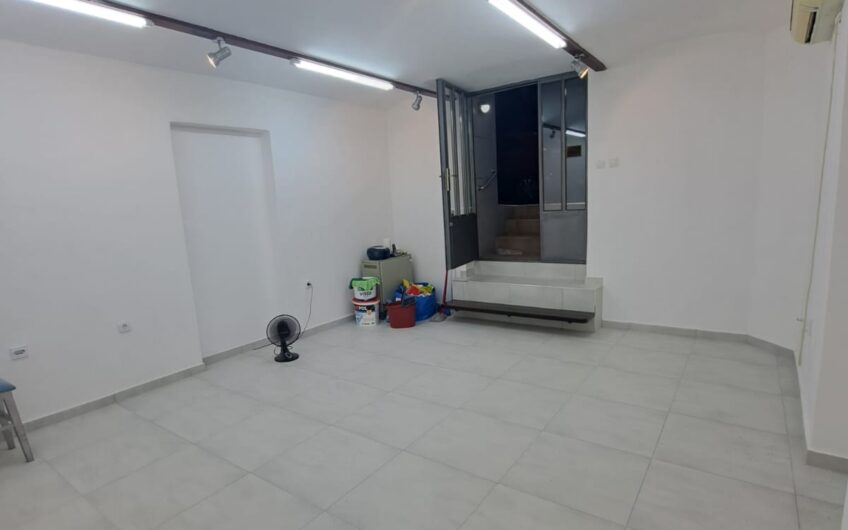 Odličan lokal u centru Zemuna, 32m2