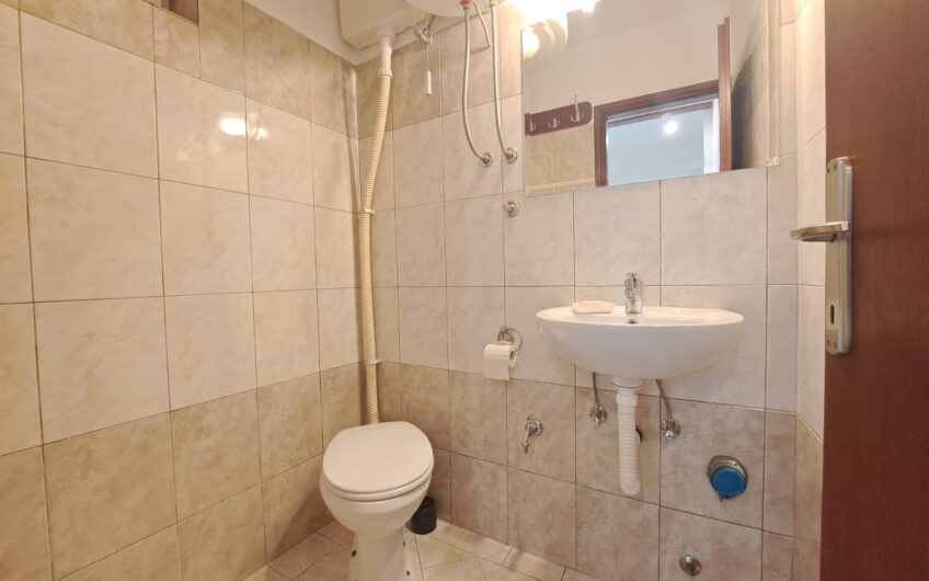 Odličan lokal u centru Zemuna, 32m2