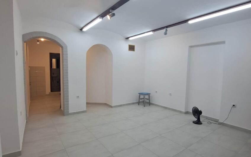 Odličan lokal u centru Zemuna, 32m2
