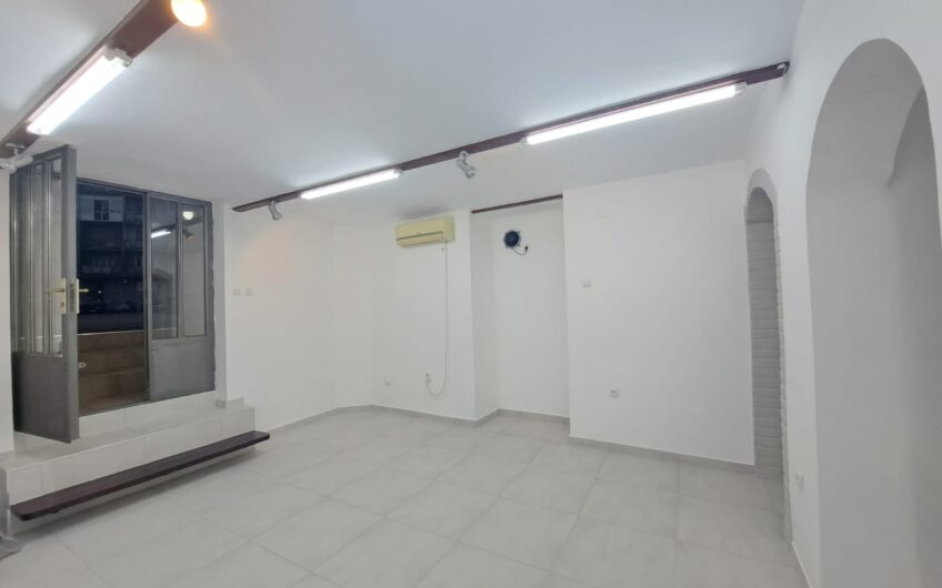 Odličan lokal u centru Zemuna, 32m2