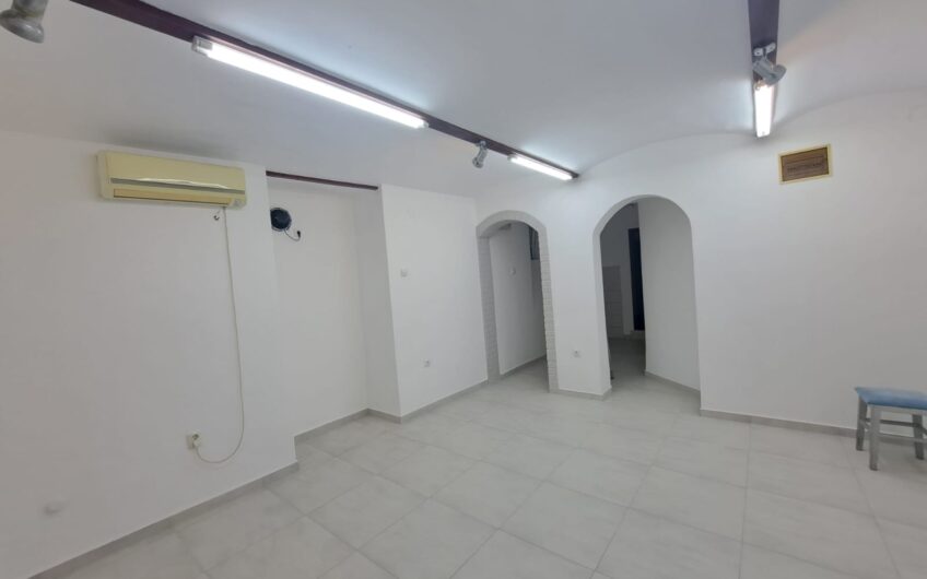 Odličan lokal u centru Zemuna, 32m2