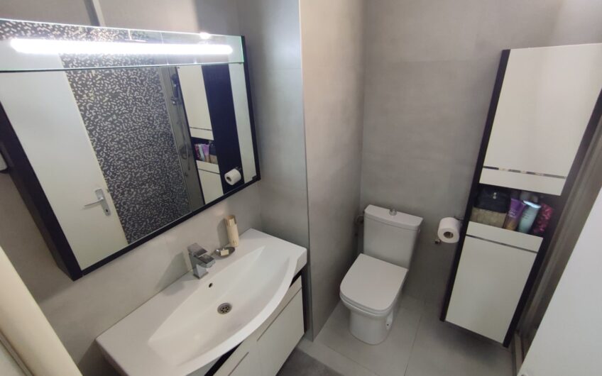 Renoviran, uknjižen stan na odličnoj lokaciji