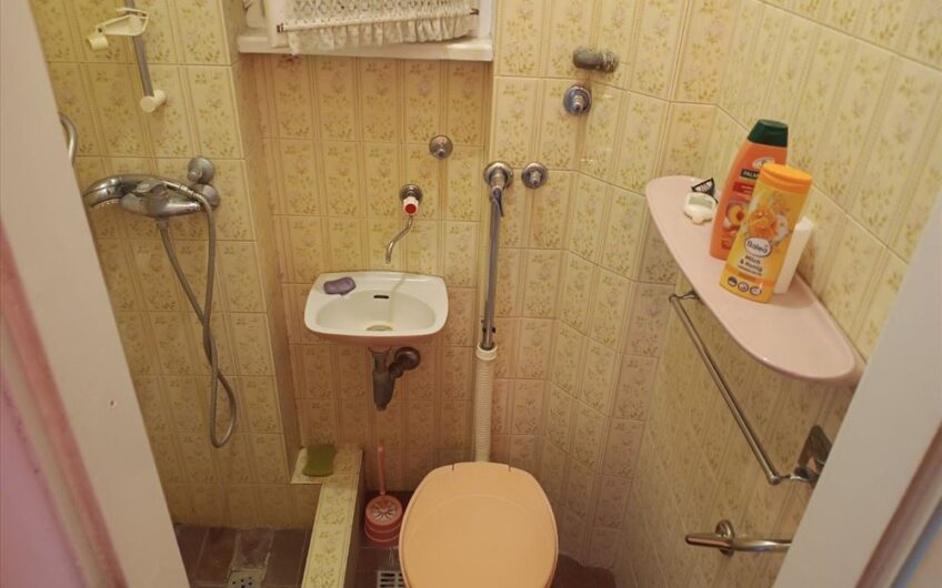 Retko u ponudi, salonski stan kod Crkve Sv.Marka