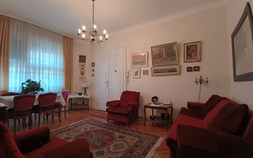 Retko u ponudi, salonski stan kod Crkve Sv.Marka