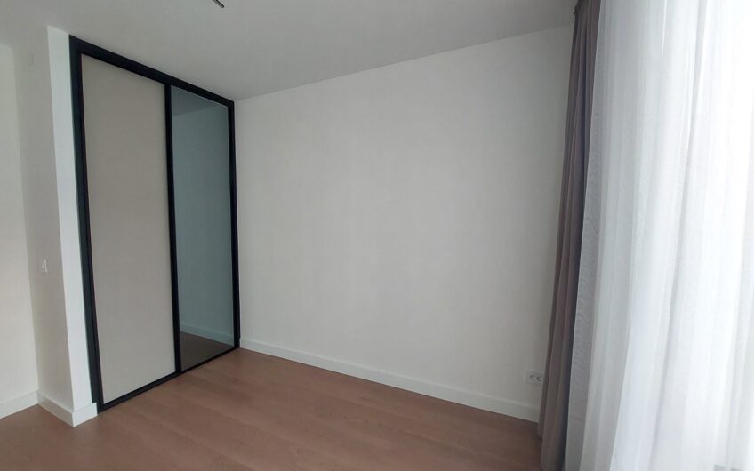 Nov, luks stan u Quartetu