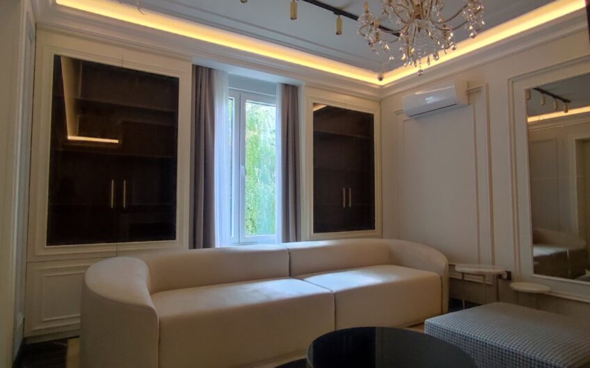 Krunska, salonac 100m2, 4.0 , luksuzno opremljen