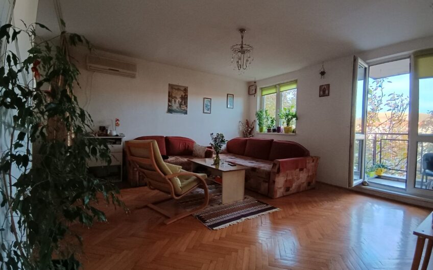 Odličan dvoiposoban stan