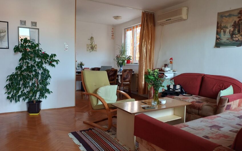 Odličan dvoiposoban stan